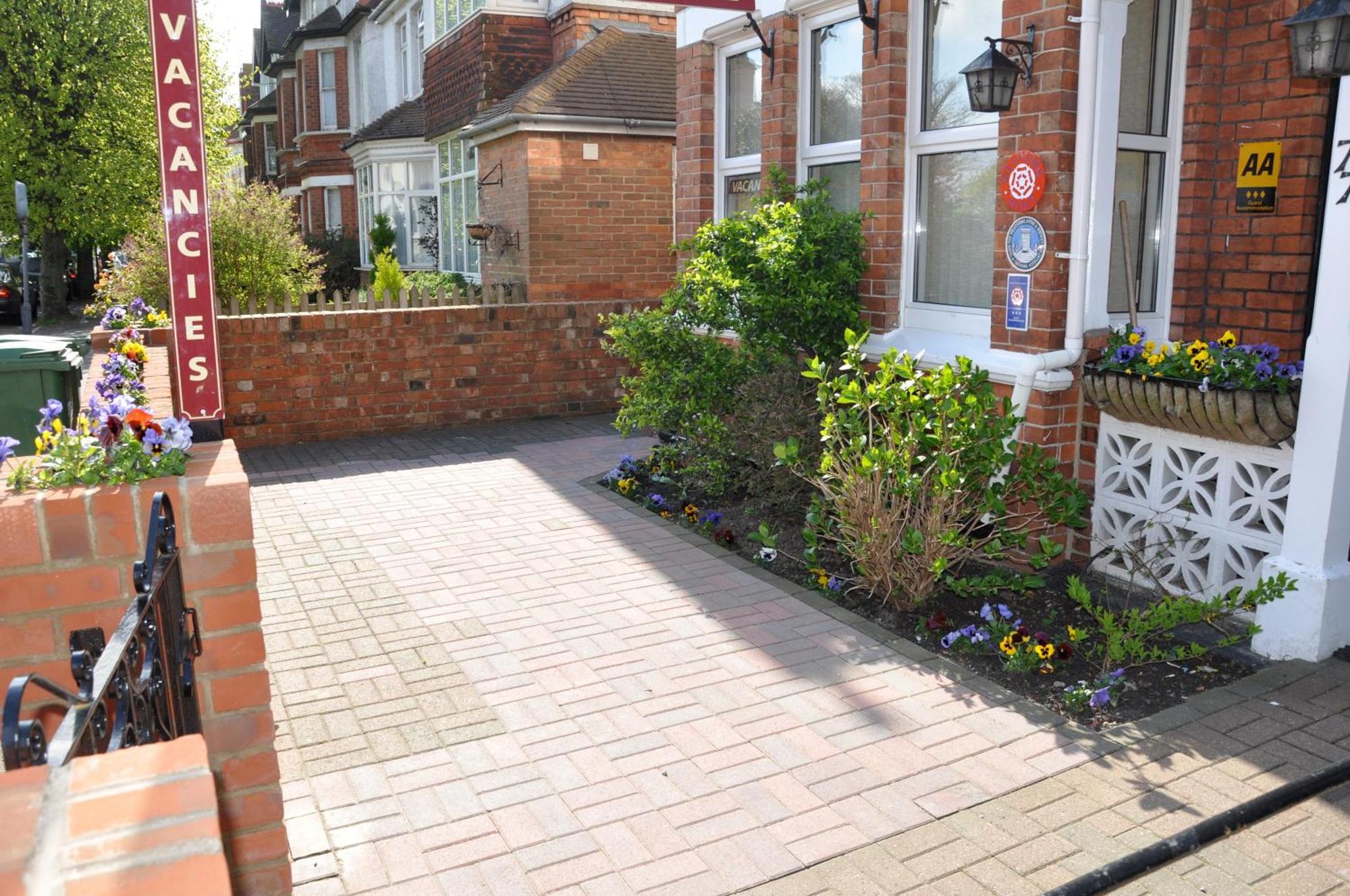 Chandos Premier Folkestone Ngoại thất bức ảnh